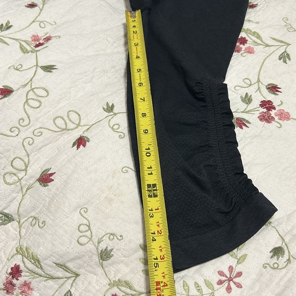 Lululemon In The Flow Crop II Black size 4 Compression - Picture 11 of 12